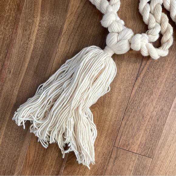Vintage | 1970s Handmade Yarn Macrame Hanging Plant Hanger Cream Boho Home Decor - Picture 2 of 5